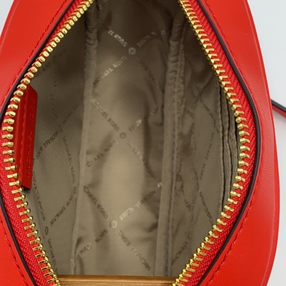 MICHAEL KORS ROSE SM OVAL CAMERA XBODY DR SANGRIA - Picture 11 of 16